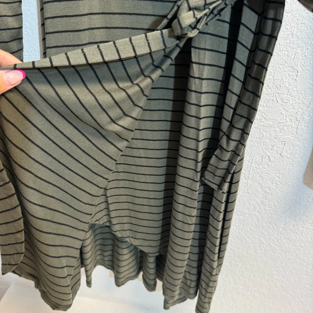 Express Green Stripe V neck mock wrap dress Womans SM - Picture 5 of 8